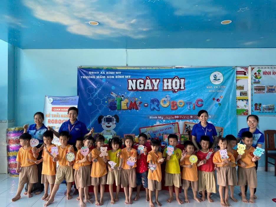 Gấu ICHI giao lưu cùng học sinh