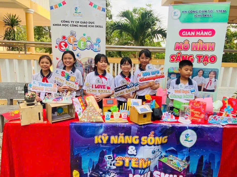 Học sinh trải nghiệm STEM